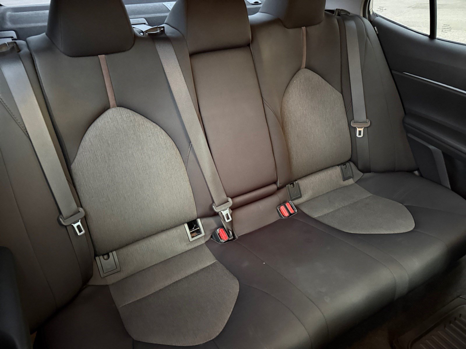 Used 2020 Toyota Camry LE w/ Carpet Mat Package FWD image 18