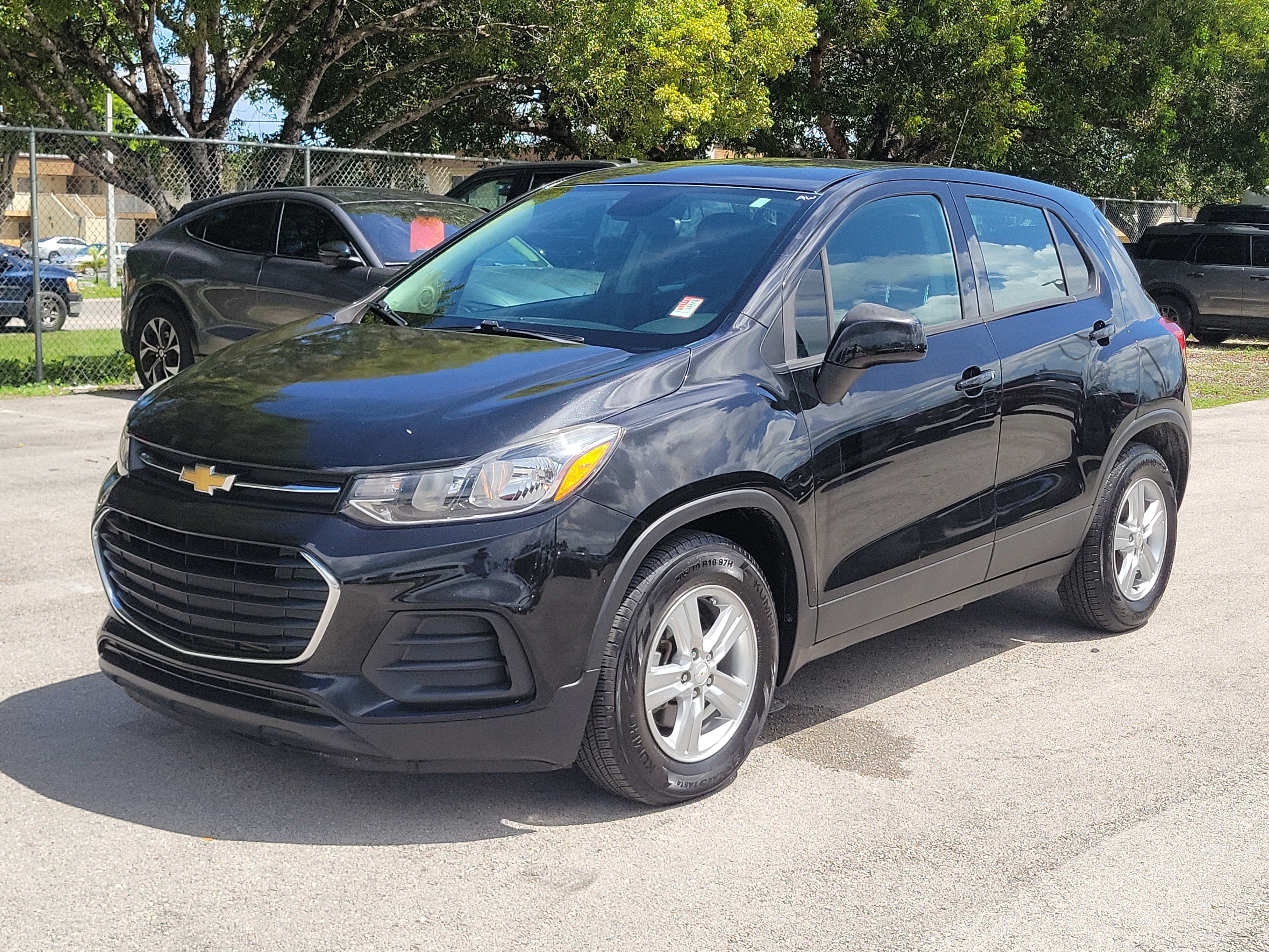 Used 2020 Chevrolet Trax LS FWD image 35