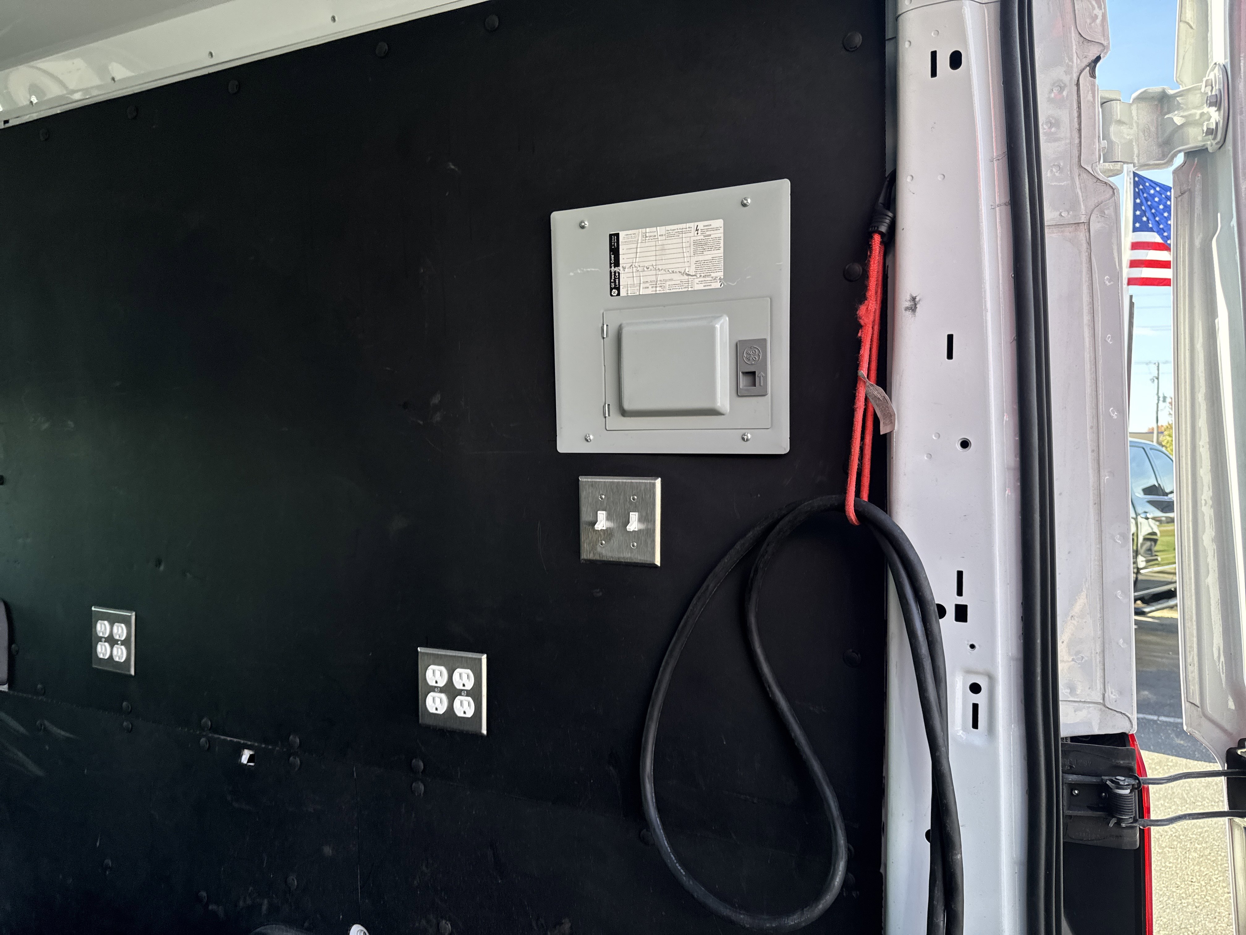 Used 2022 Ford Transit 250 Medium Roof w/ Load Area Protection Package image 28