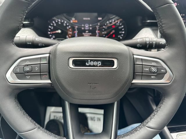 Used 2024 Jeep Compass Latitude w/ Sun and Sound Group AWD/4WD image 19