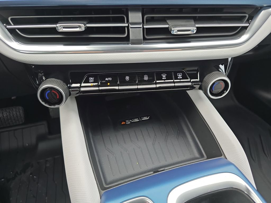 New 2026 Chevrolet Equinox EV LT image 16