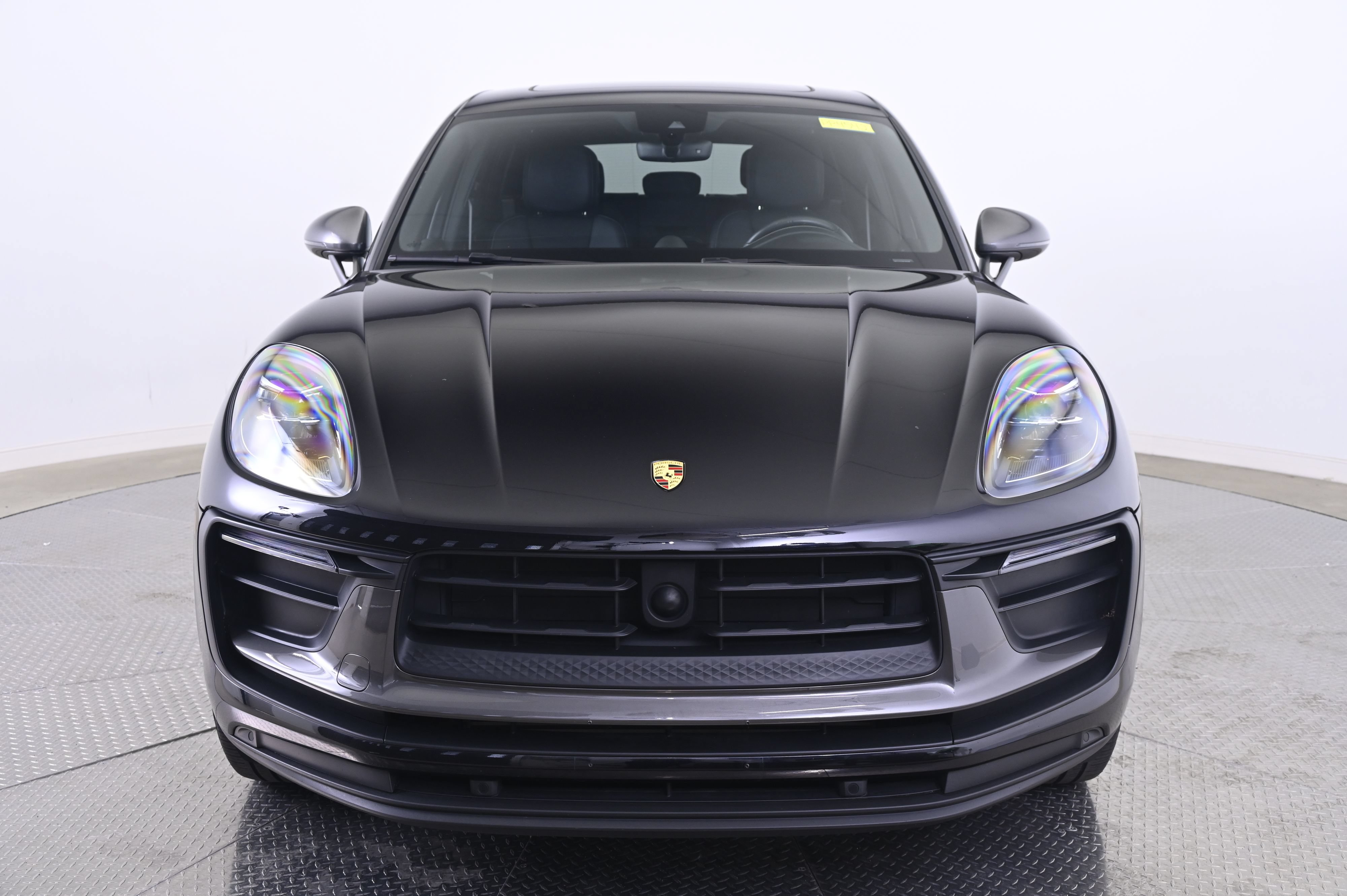 Certified 2023 Porsche Macan Turbo AWD/4WD image 10