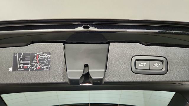 New 2026 Volvo V60 B5 Cross Country Plus w/ Protection Package Premier AWD/4WD image 39