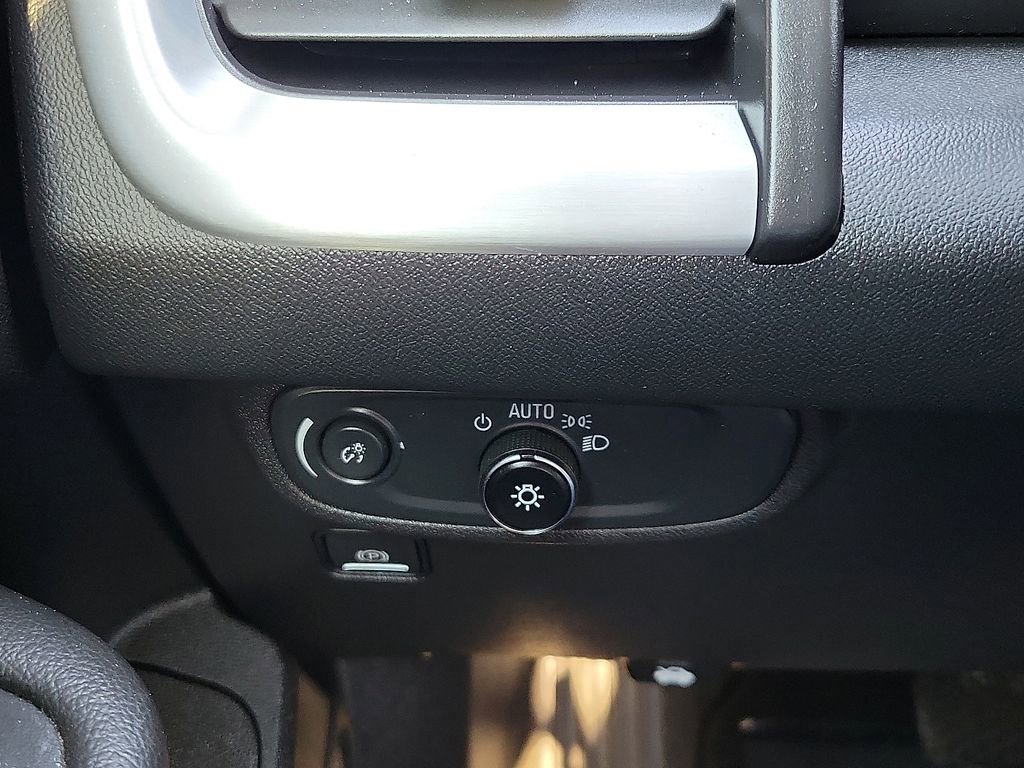 Used 2024 GMC Terrain SLE w/ Elevation Edition image 14