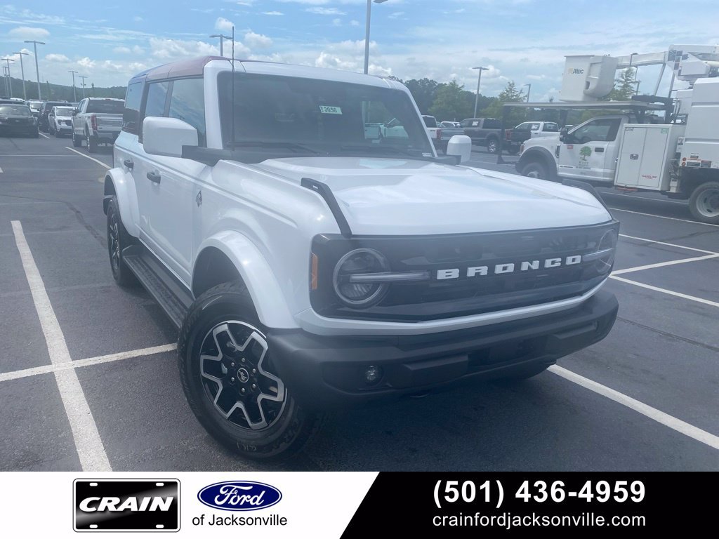 New 2026 Ford Bronco Outer Banks AWD/4WD image 1
