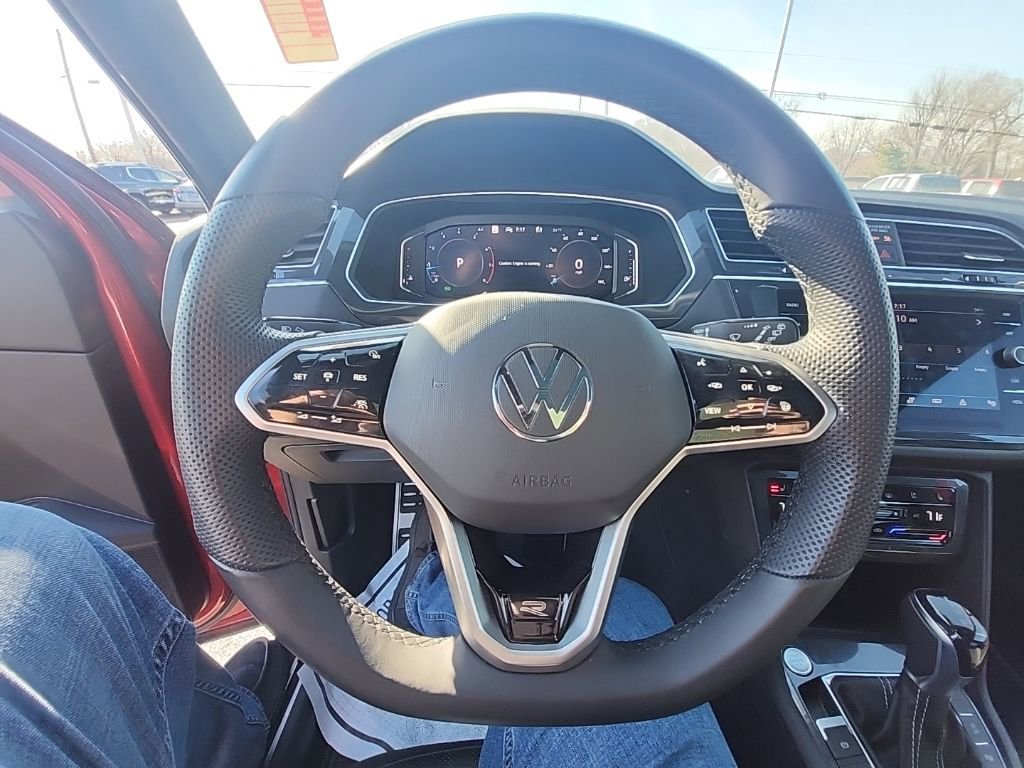 Used 2024 Volkswagen Tiguan SEL R-Line AWD/4WD image 23