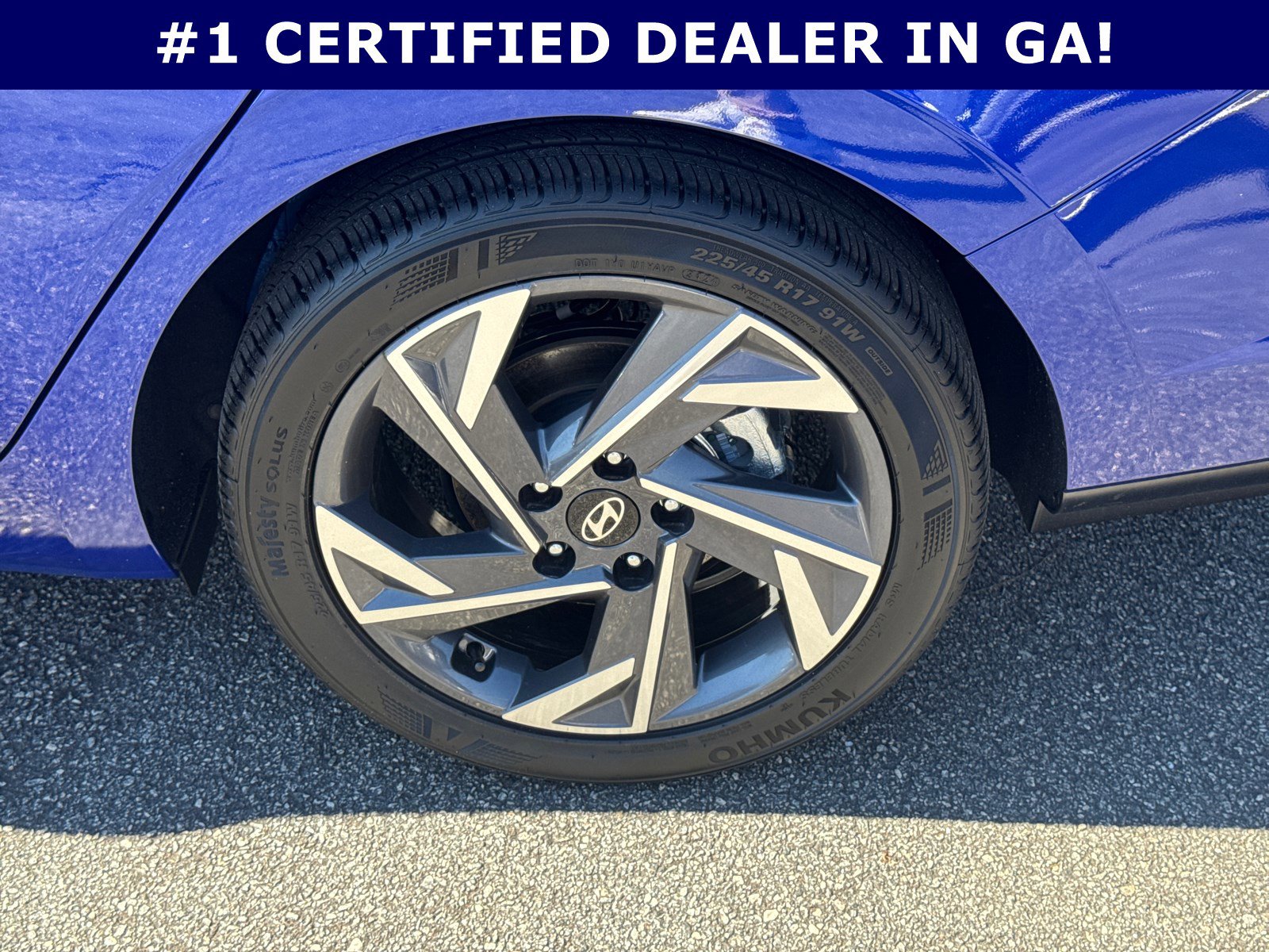 Certified 2025 Hyundai Elantra Limited image 19