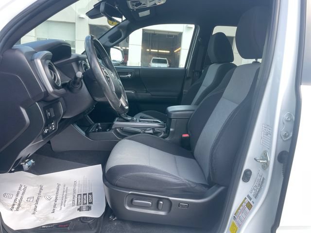 Used 2022 Toyota Tacoma TRD Off-Road w/ Technology Package AWD/4WD image 19