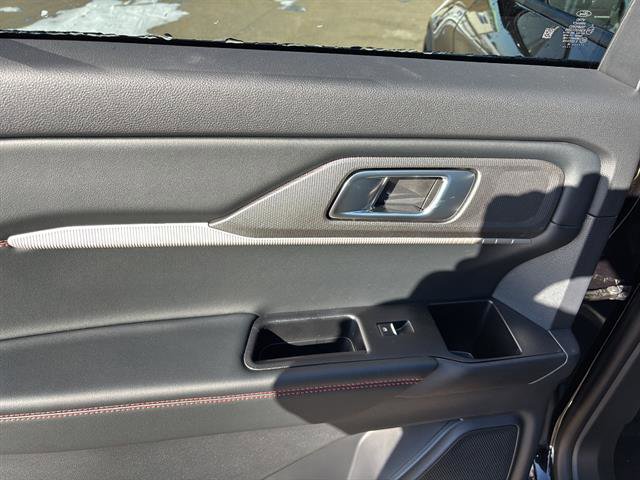 New 2026 Ford Explorer ST-Line w/ ST-Line Street Pack image 16