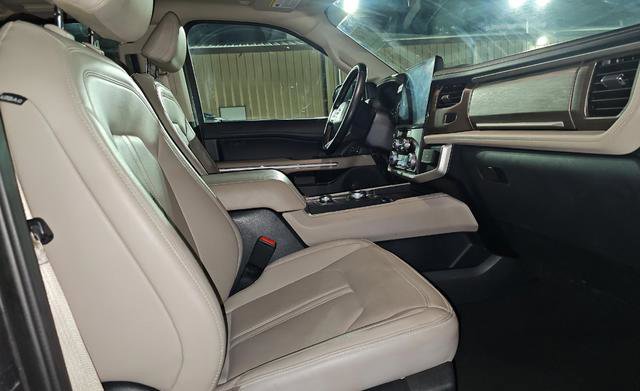 Used 2024 Ford Expedition Max Limited image 12