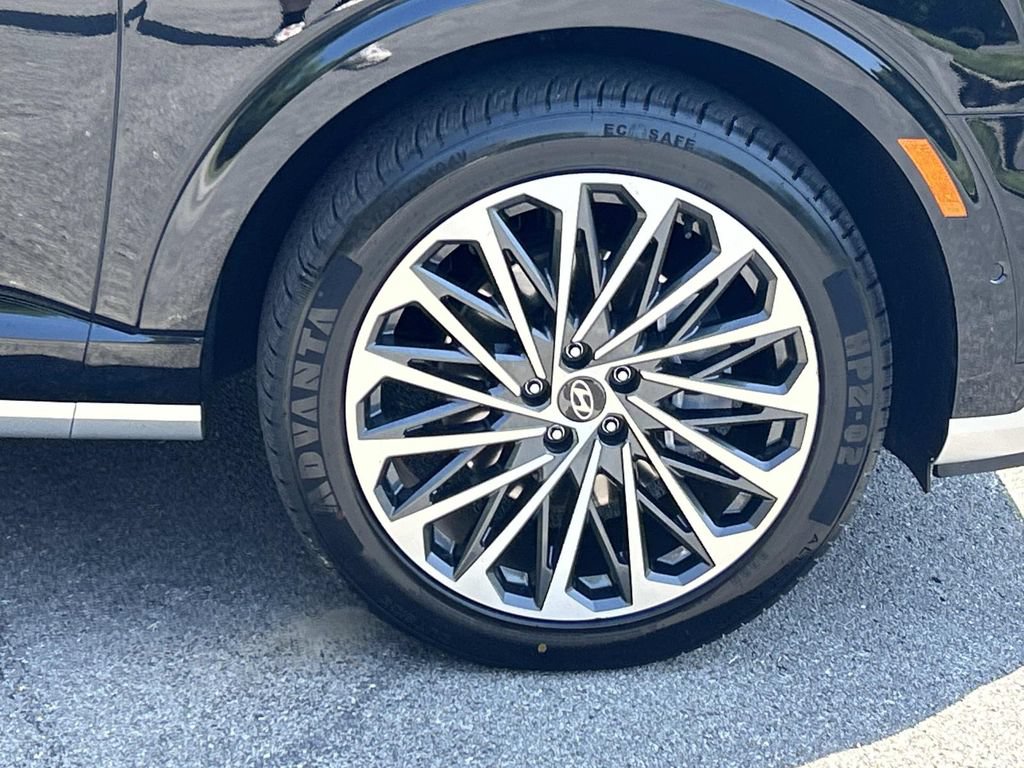 Used 2026 Hyundai Palisade Calligraphy FWD image 9