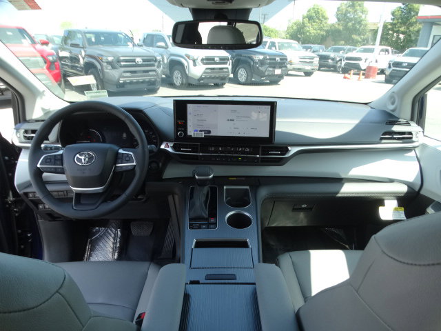 New 2026 Toyota Sienna XLE FWD image 15