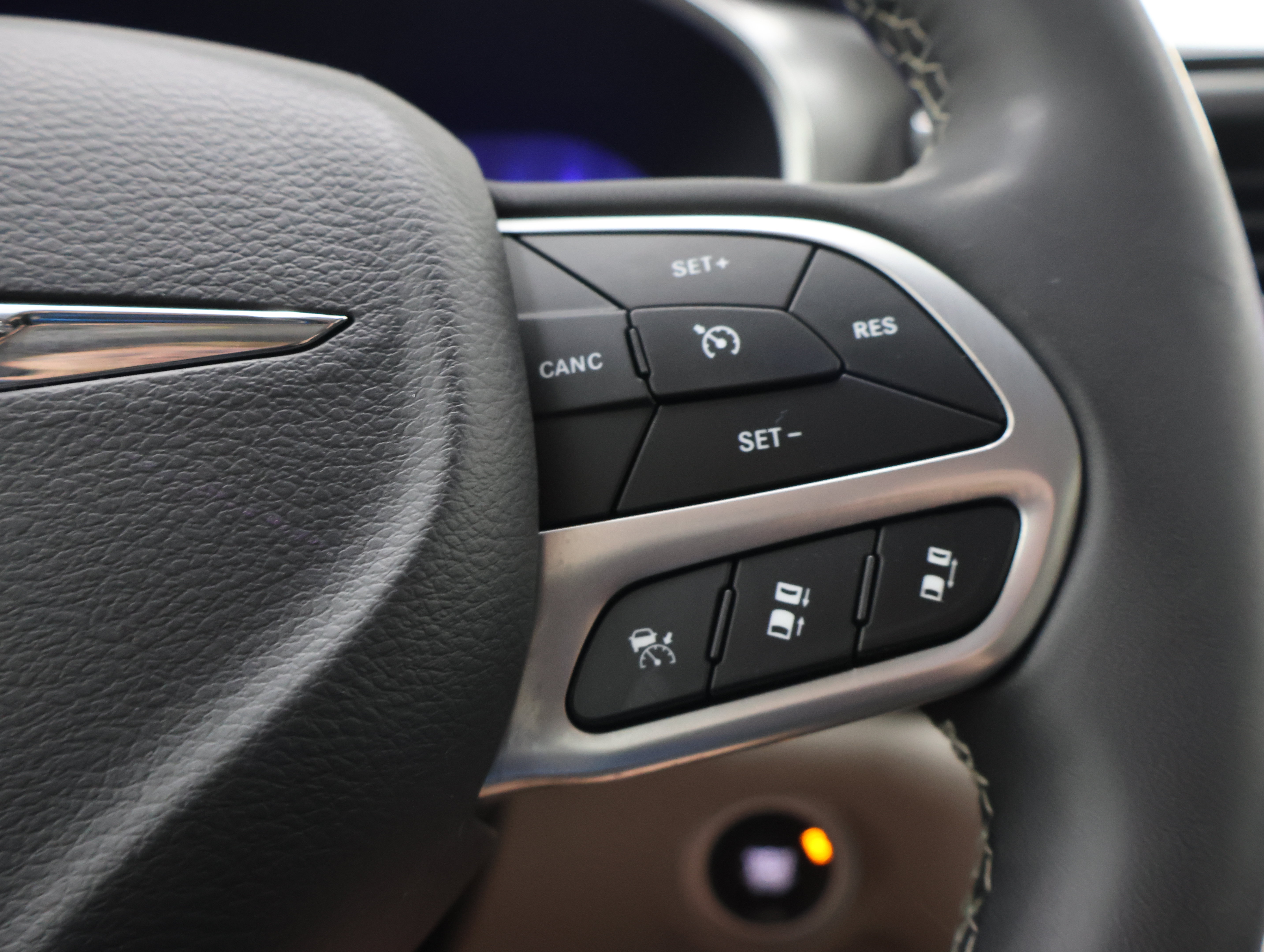 Used 2024 Chrysler Pacifica Touring-L FWD image 14