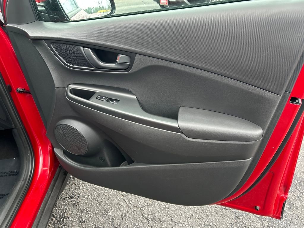 Used 2021 Hyundai Kona SE image 24