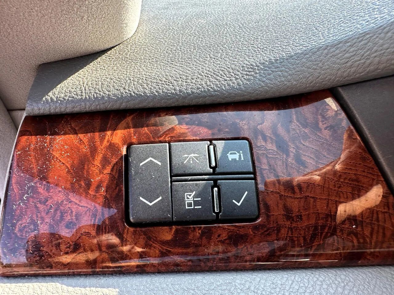 Used 2006 Cadillac DTS Performance w/ Sun And Sound Package image 19