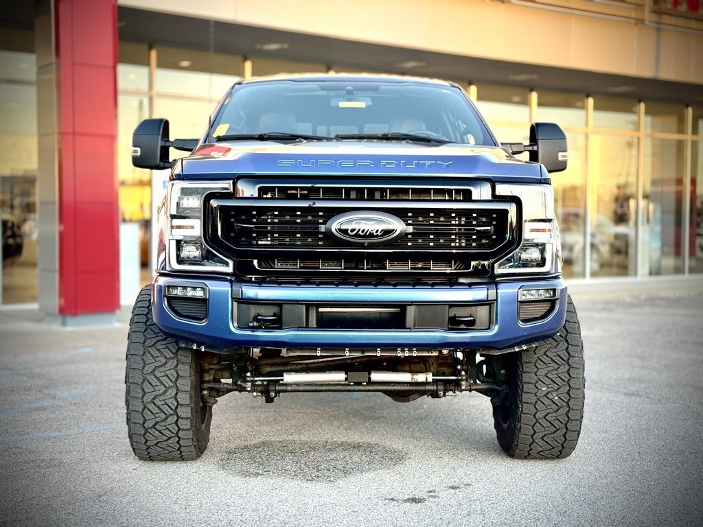 Used 2022 Ford F350 Lariat w/ Black Appearance Package image 2