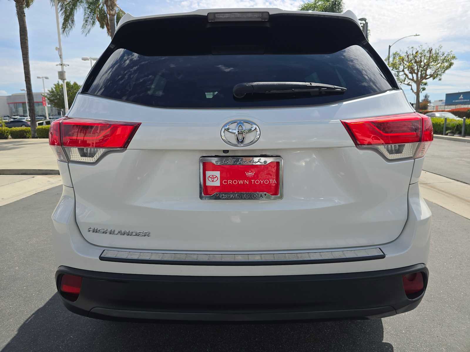 Used 2017 Toyota Highlander LE FWD image 14