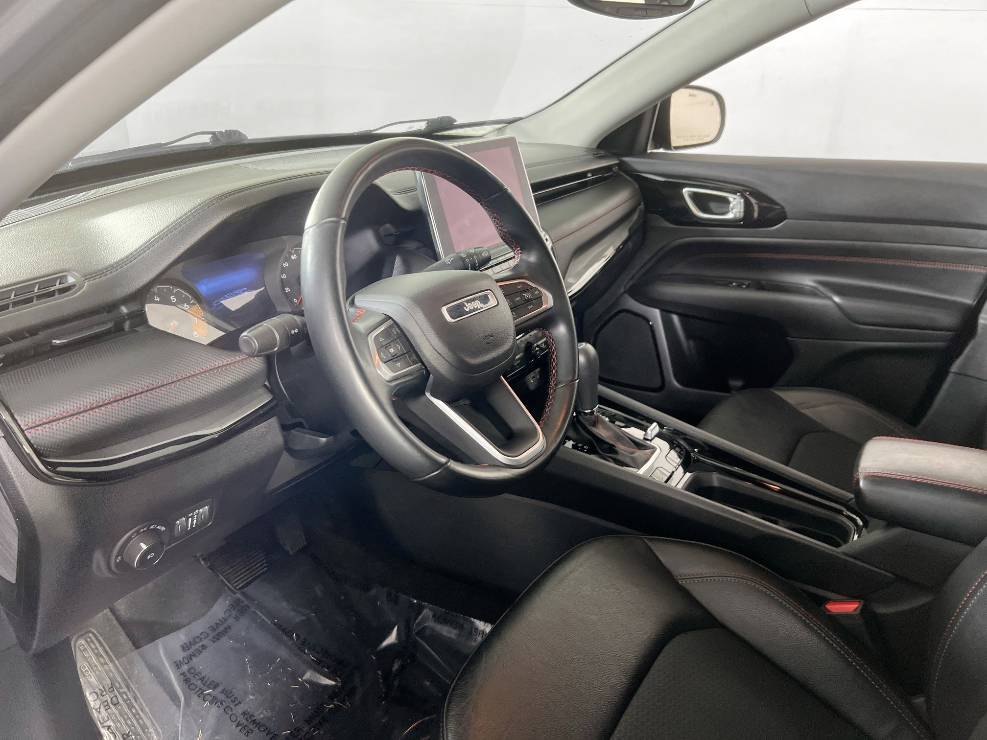 Used 2022 Jeep Compass Trailhawk w/ Trailhawk Convenience Group image 9