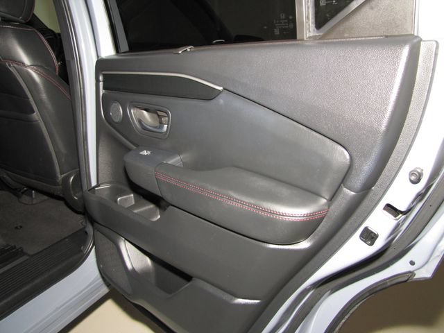 Certified 2025 Honda Pilot Black Edition image 20