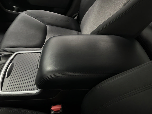 Used 2023 Chrysler 300 Touring w/ Sport Appearance Package RWD image 17