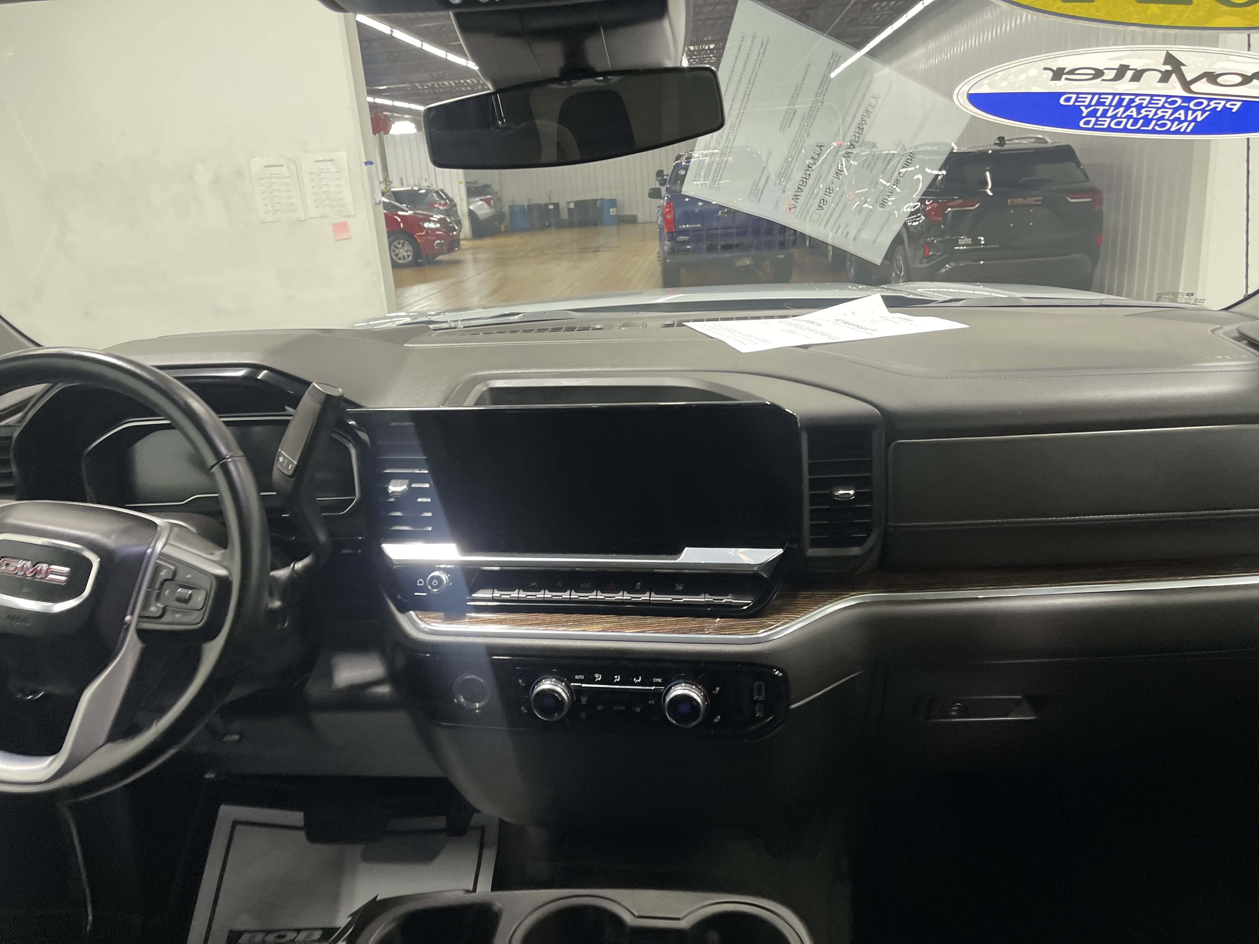 Used 2024 GMC Sierra 1500 SLE image 22