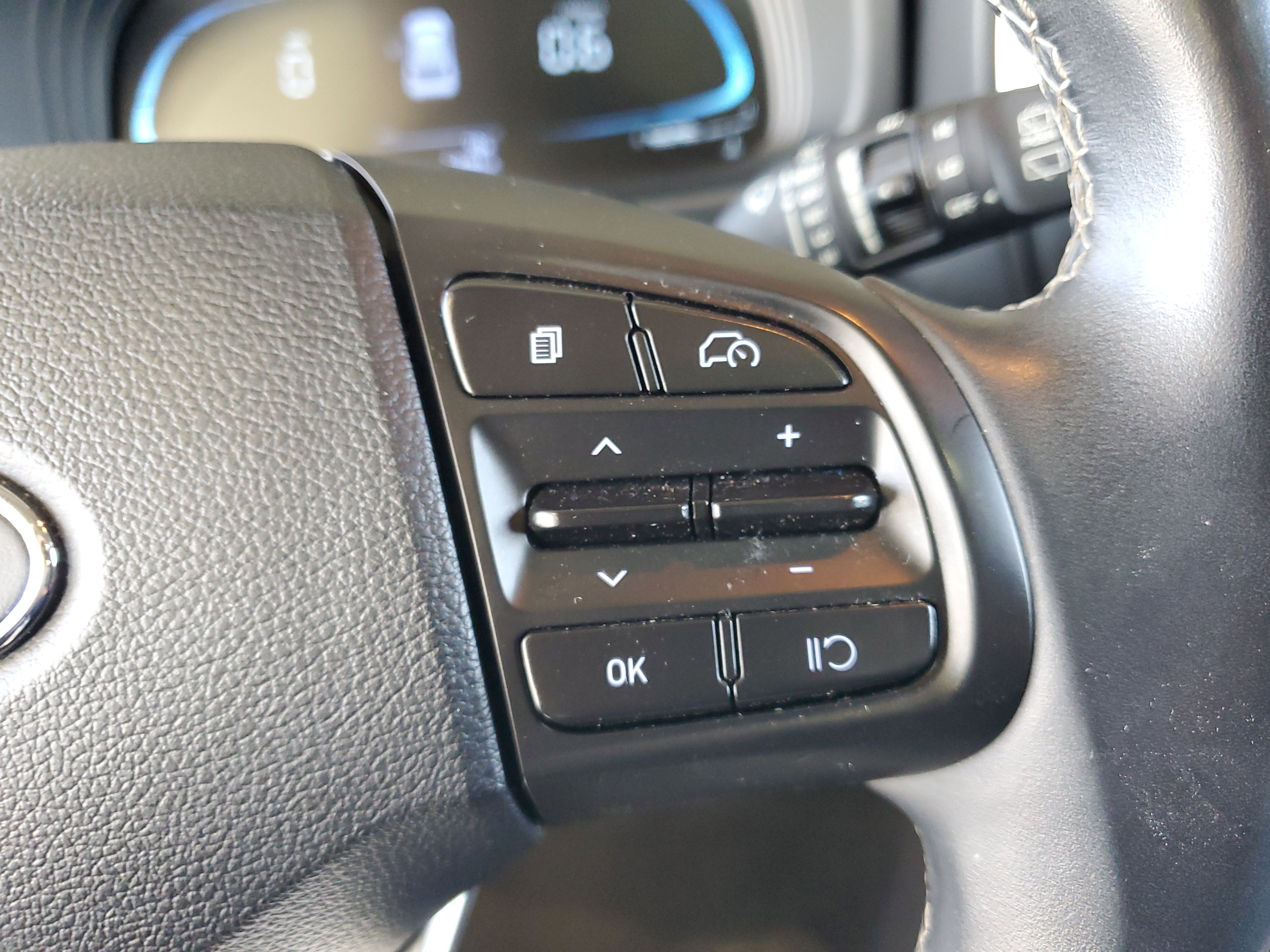 Used 2024 Hyundai Venue SEL FWD image 21