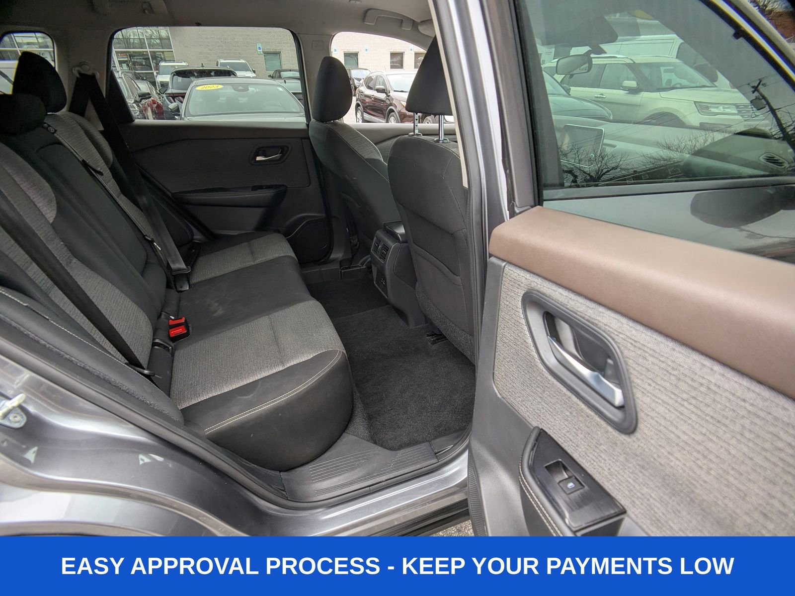 Used 2022 Nissan Rogue SV image 17