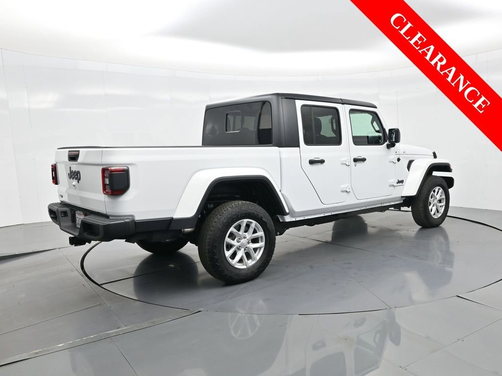 Used 2023 Jeep Gladiator Sport image 7