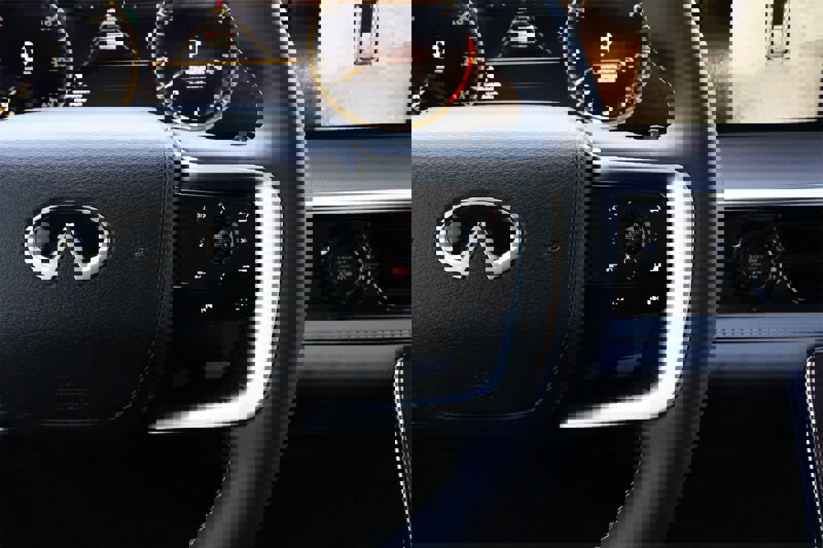 New 2025 INFINITI QX80 Sensory image 11