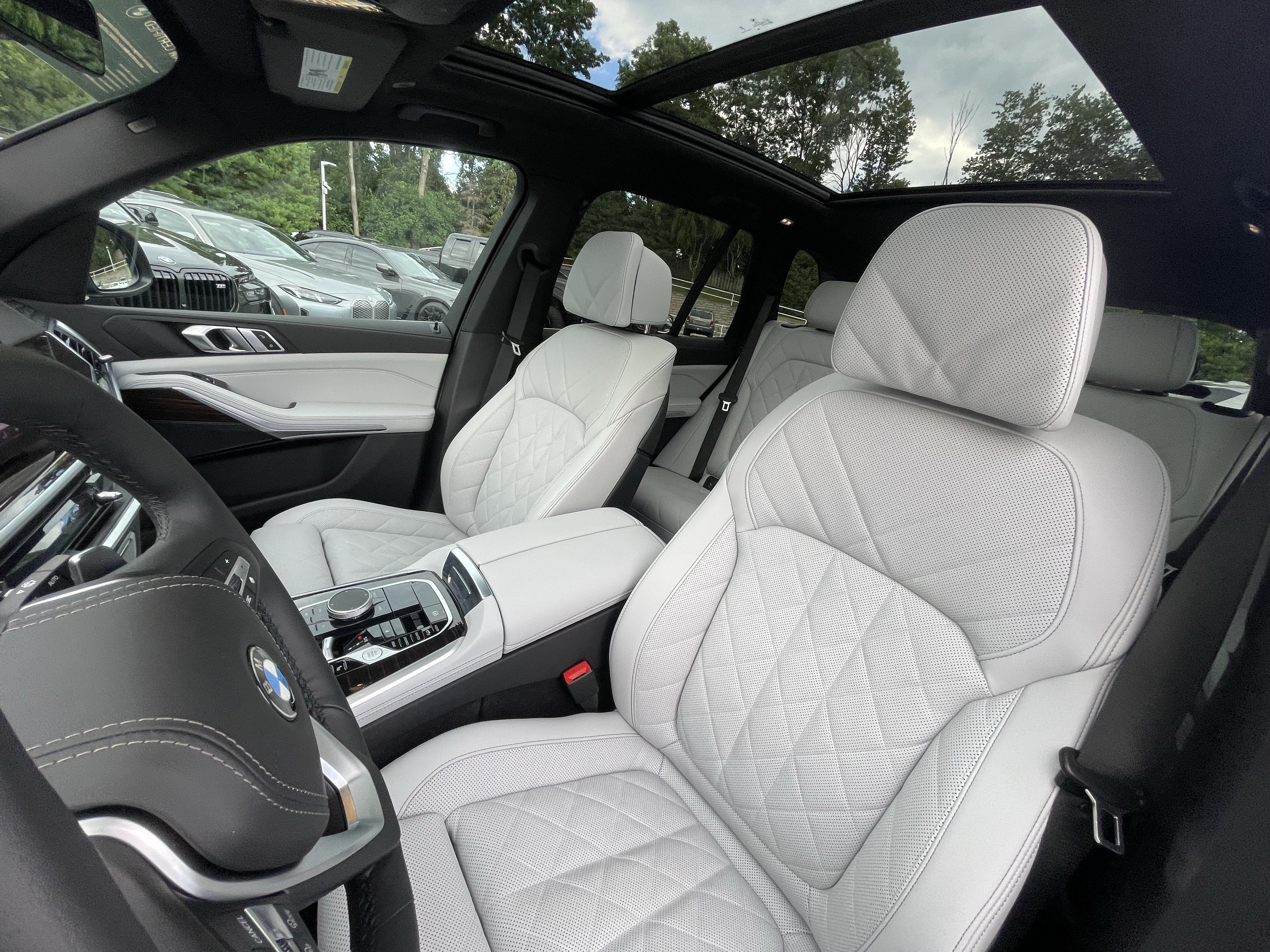 Used 2025 BMW X5 xDrive40i w/ Climate Comfort Package AWD/4WD image 9
