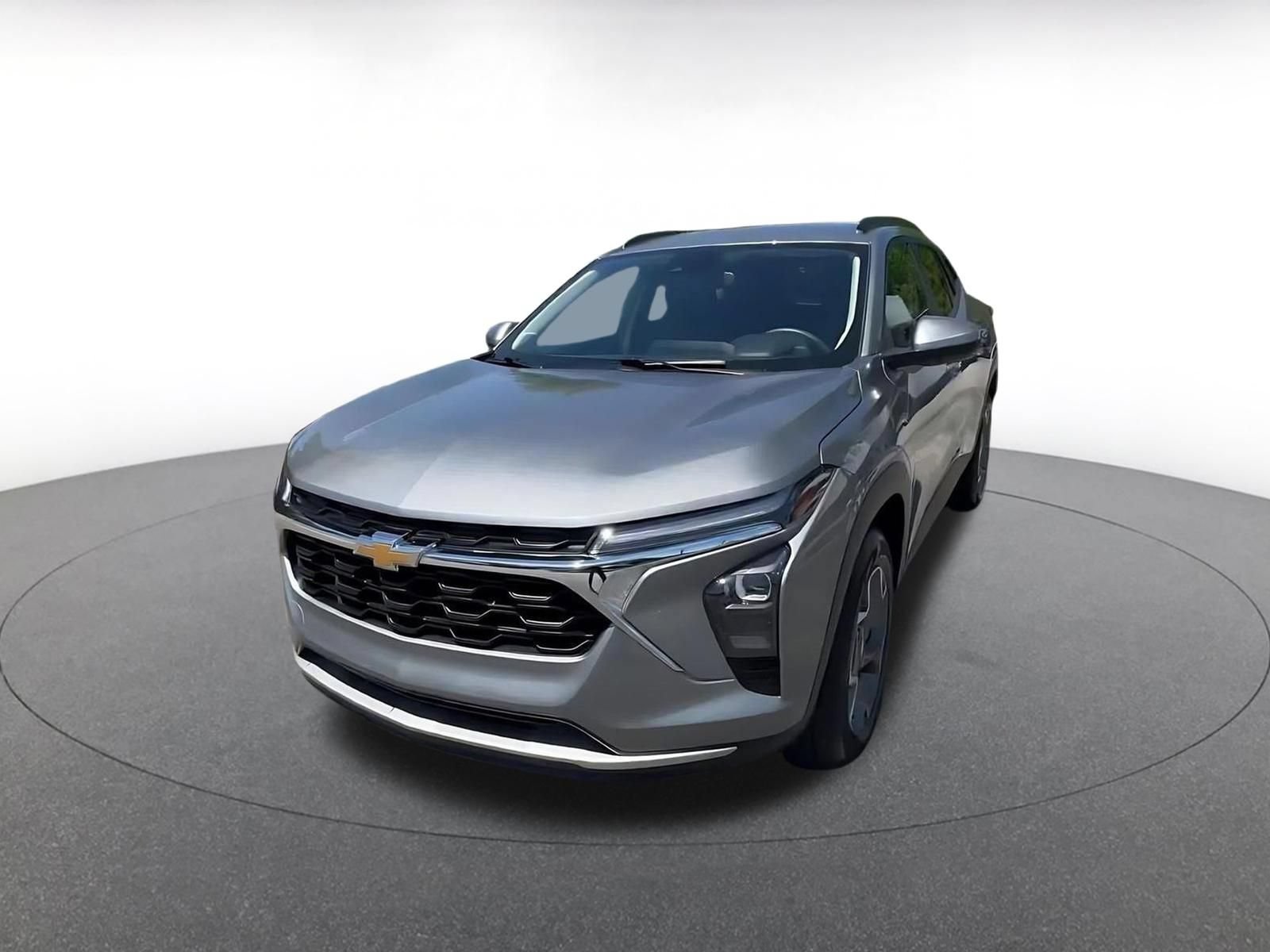 Used 2025 Chevrolet Trax LT FWD image 6