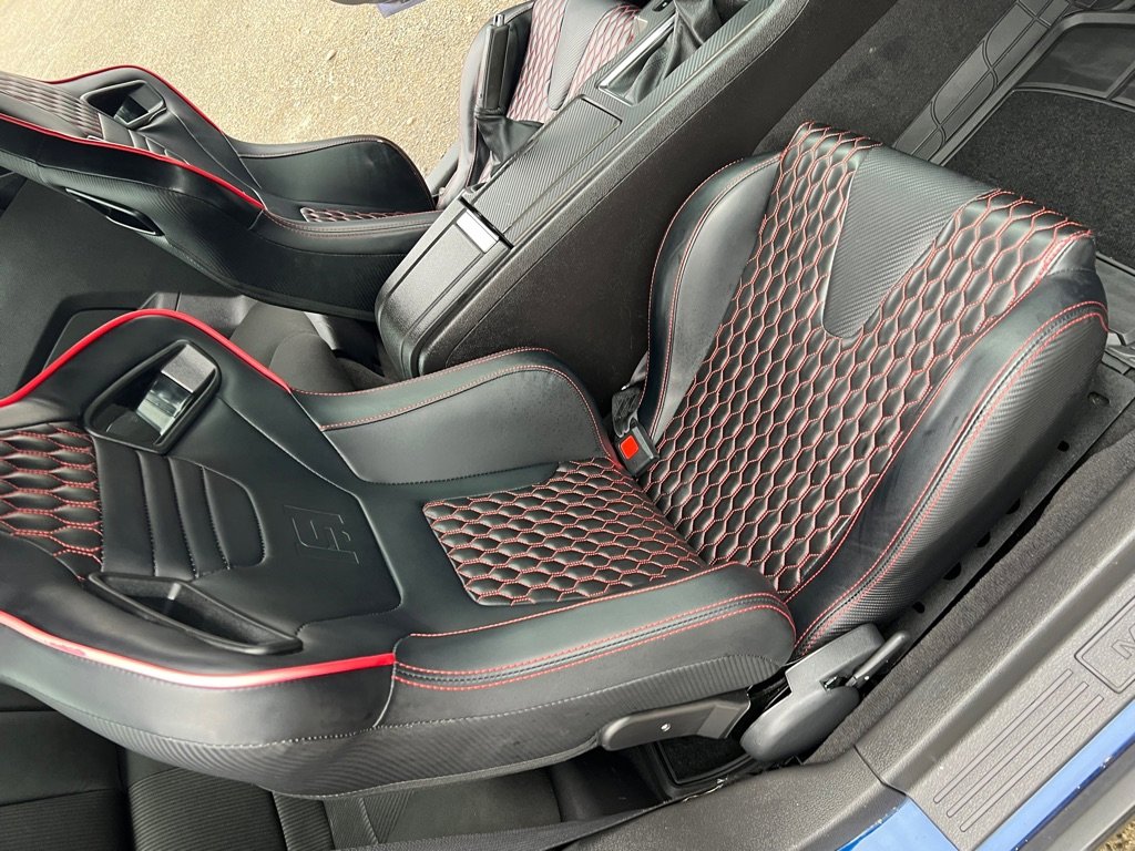 Used 2010 Ford Mustang GT image 33