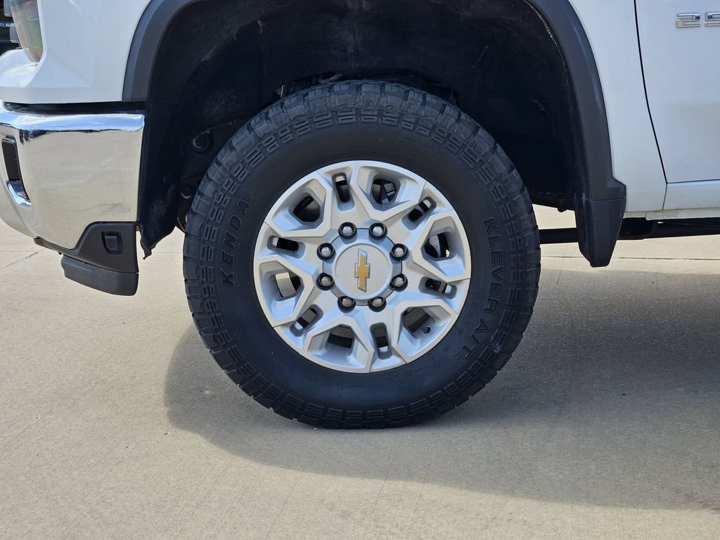 Used 2024 Chevrolet Silverado 2500 LT AWD/4WD image 13