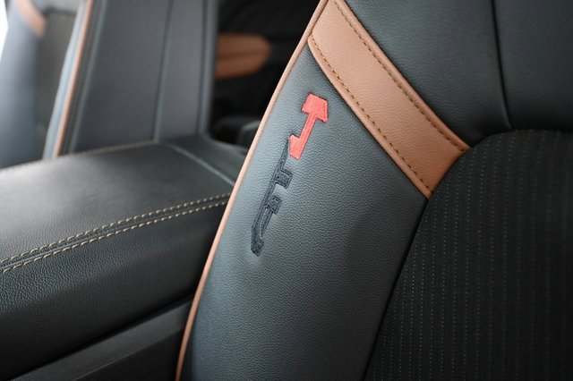 Used 2024 GMC Canyon AT4 image 27