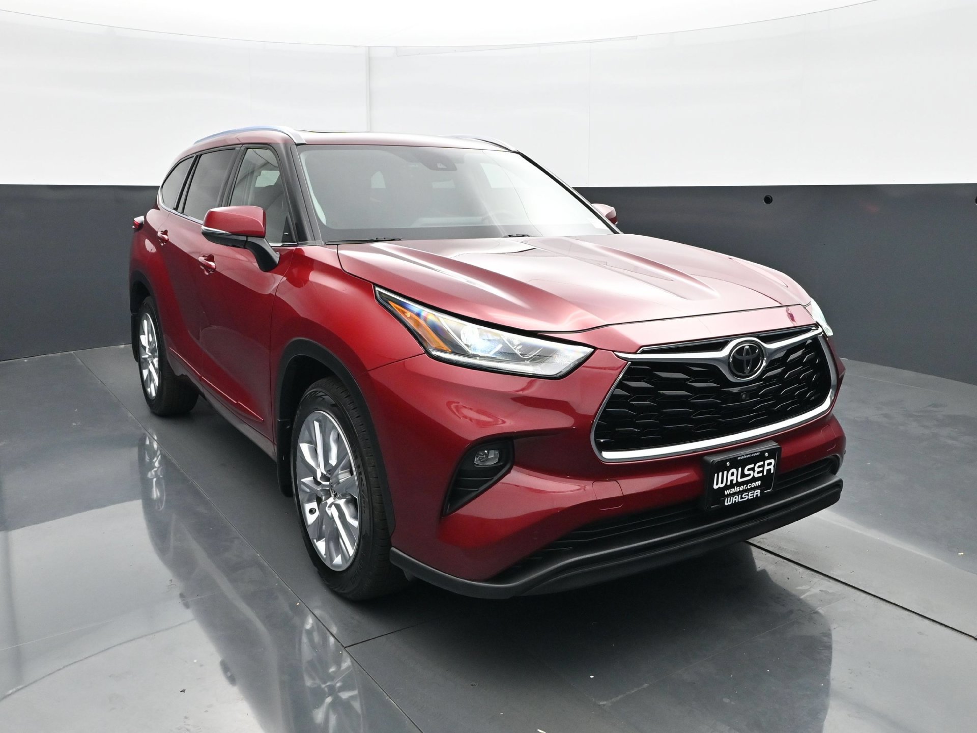 Used 2021 Toyota Highlander Limited AWD/4WD image 11