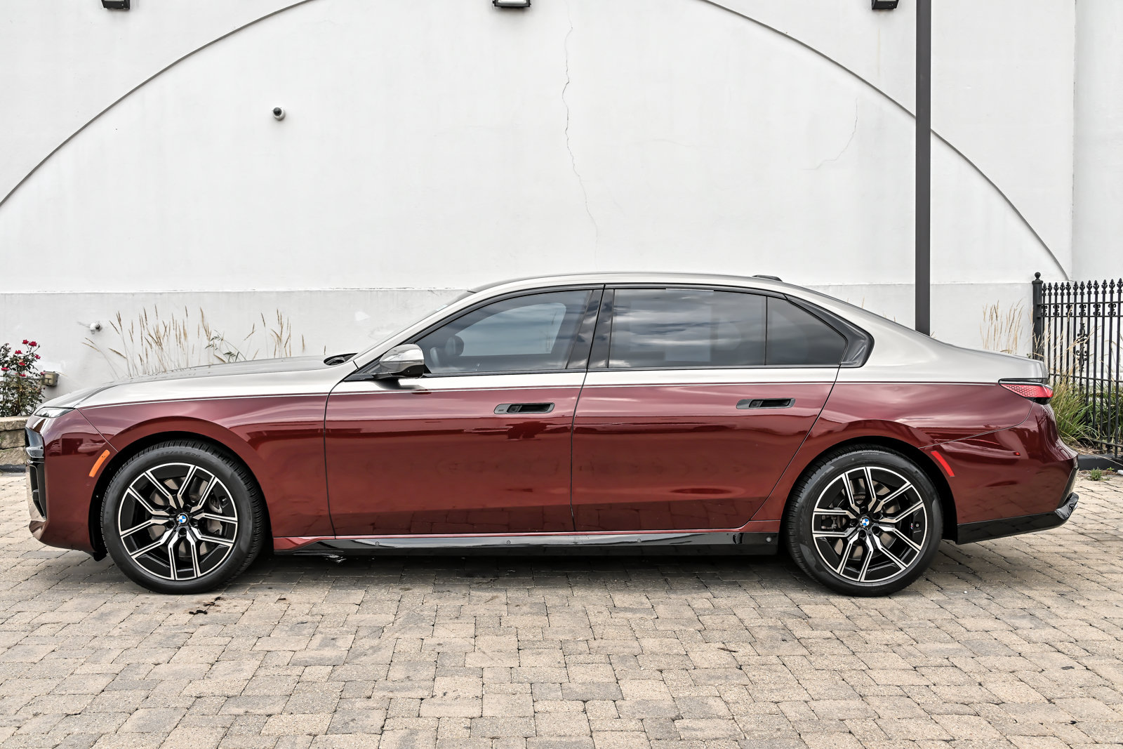Used 2023 BMW 760i xDrive AWD/4WD image 11