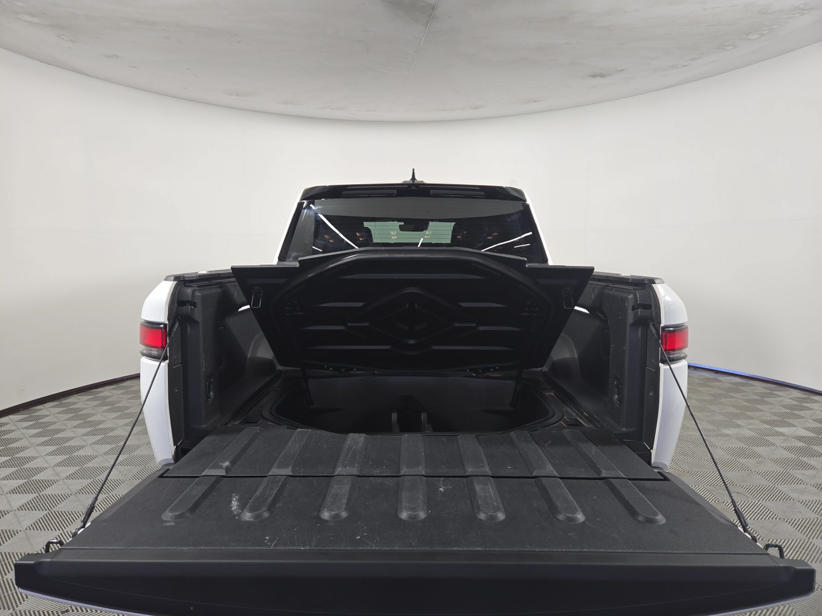 Used 2023 Rivian R1T Adventure Quad AWD/4WD image 15