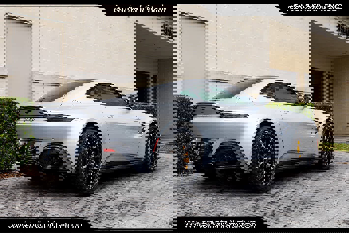 Used 2022 Aston Martin V8 Vantage Coupe image 23