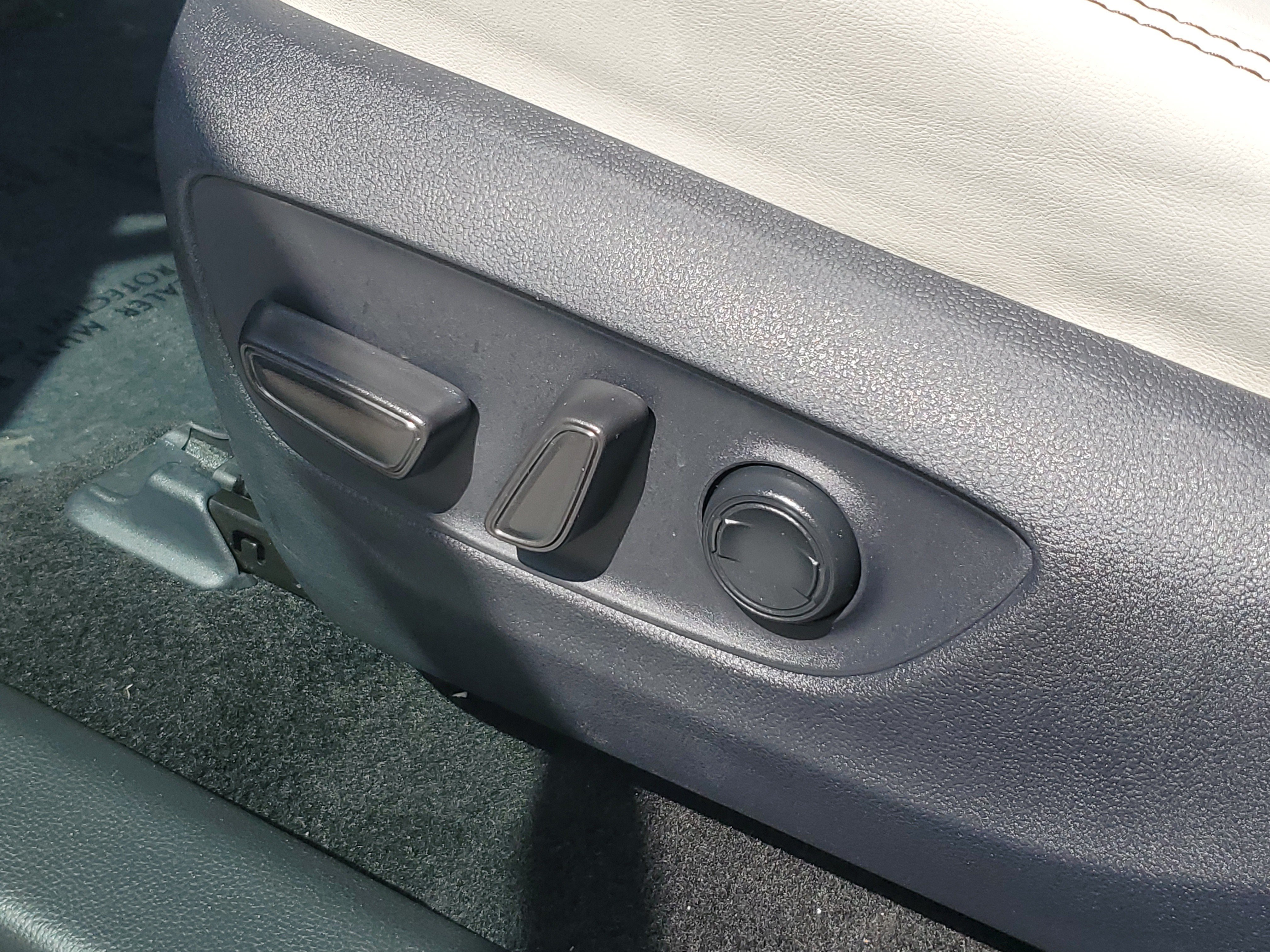 Used 2025 Toyota RAV4 XLE Premium w/ Weather Package FWD image 21