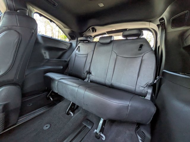 Used 2025 Toyota Sienna Platinum image 19