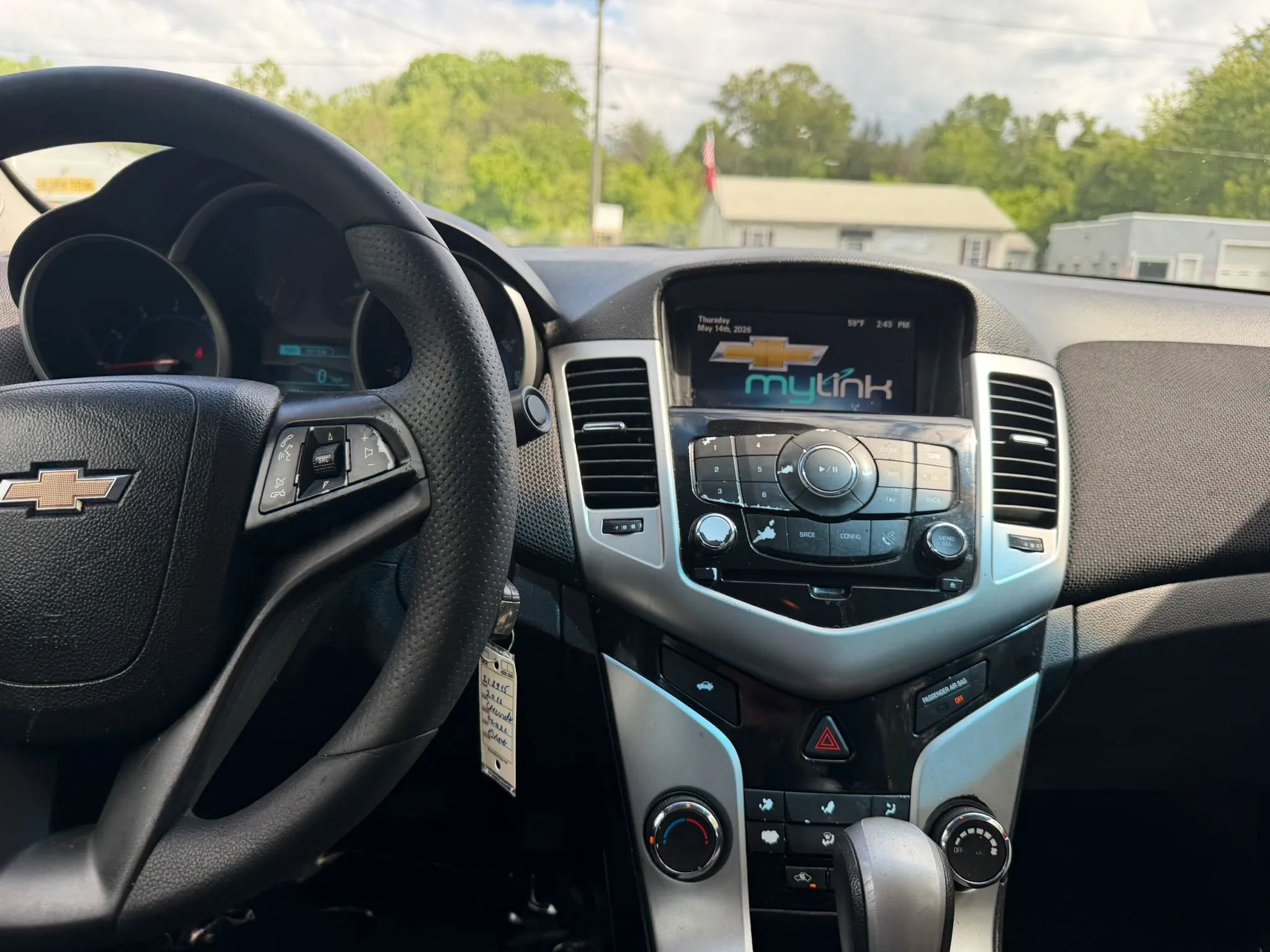 Used 2016 Chevrolet Cruze LT w/ Technology Package FWD image 33