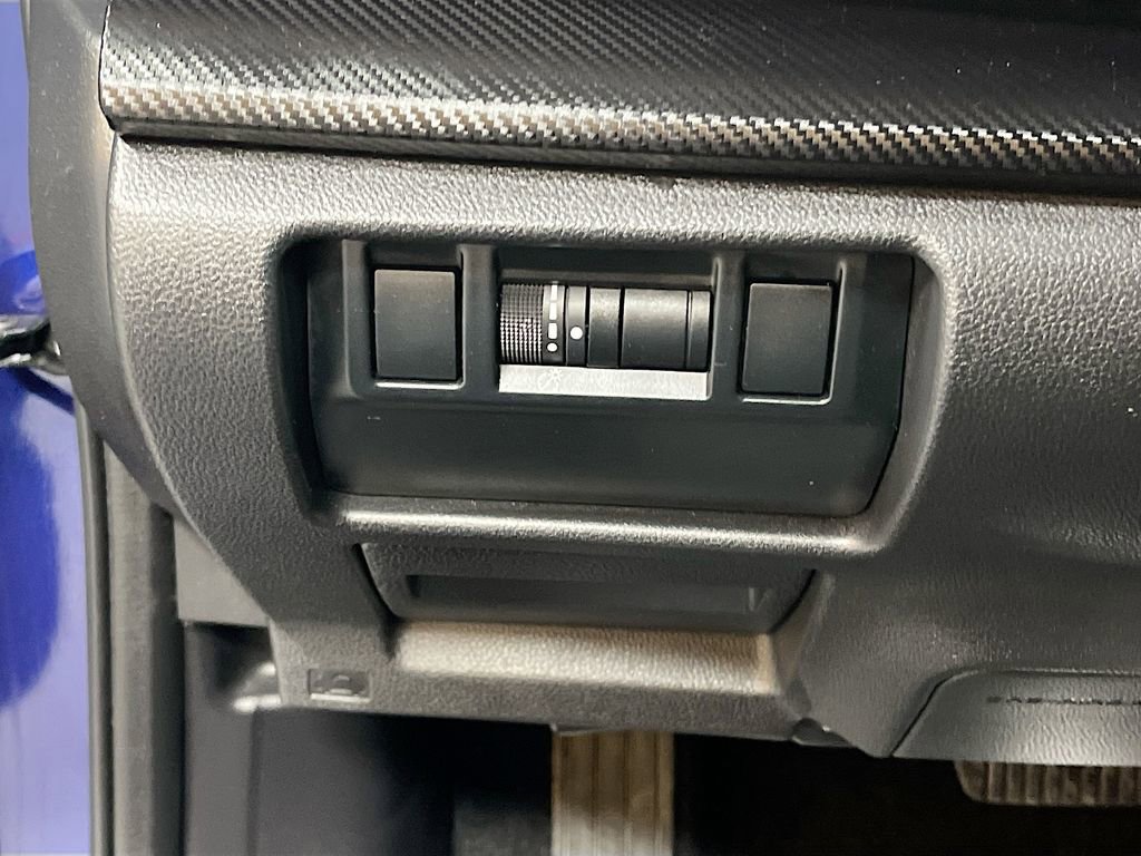 Used 2024 Subaru Crosstrek 2.0i Premium image 10