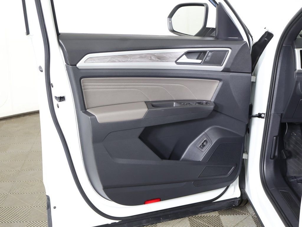 Used 2023 Volkswagen Atlas Cross Sport SE w/ Panoramic Sunroof Package image 23