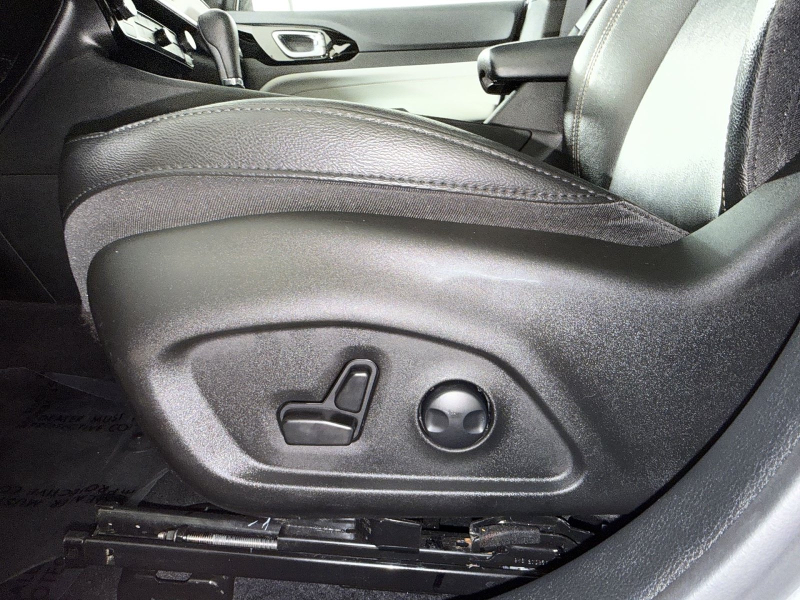 Used 2024 Jeep Compass Limited w/ Sun and Sound Group AWD/4WD image 14