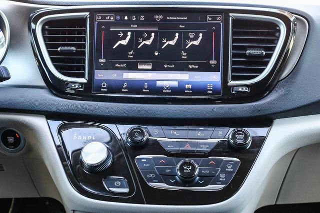 Used 2023 Chrysler Pacifica Touring-L FWD image 14