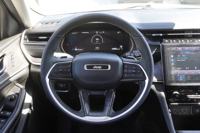 Used 2024 Jeep Grand Cherokee L Limited w/ Black Appearance Package image 19