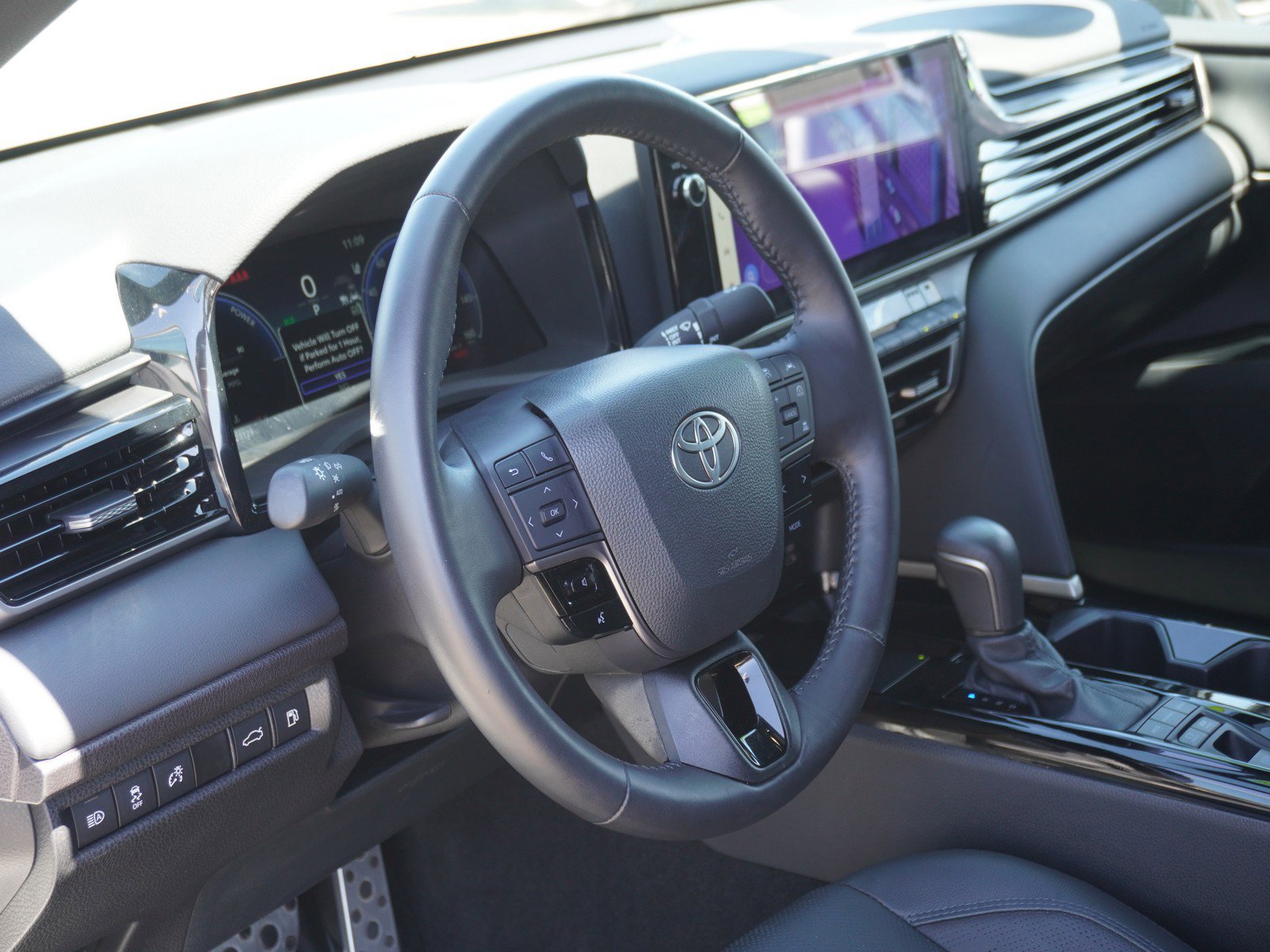 Used 2025 Toyota Camry XSE FWD image 19