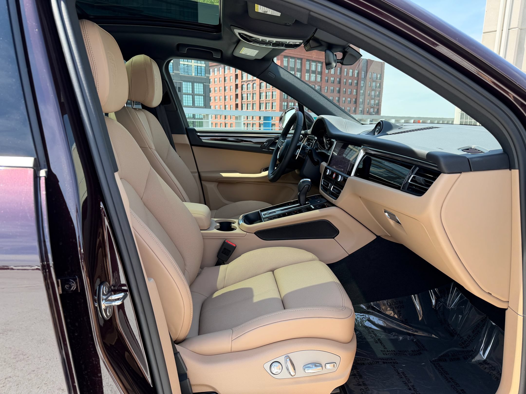 Used 2026 Porsche Macan AWD/4WD image 15