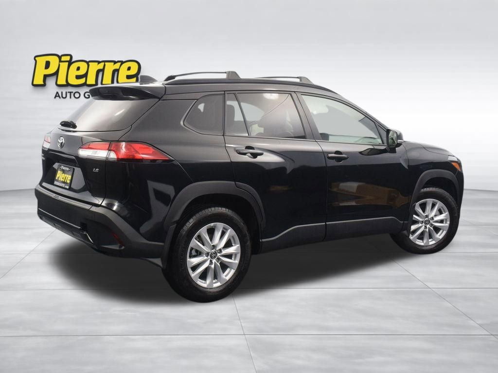 Used 2024 Toyota Corolla Cross LE image 4