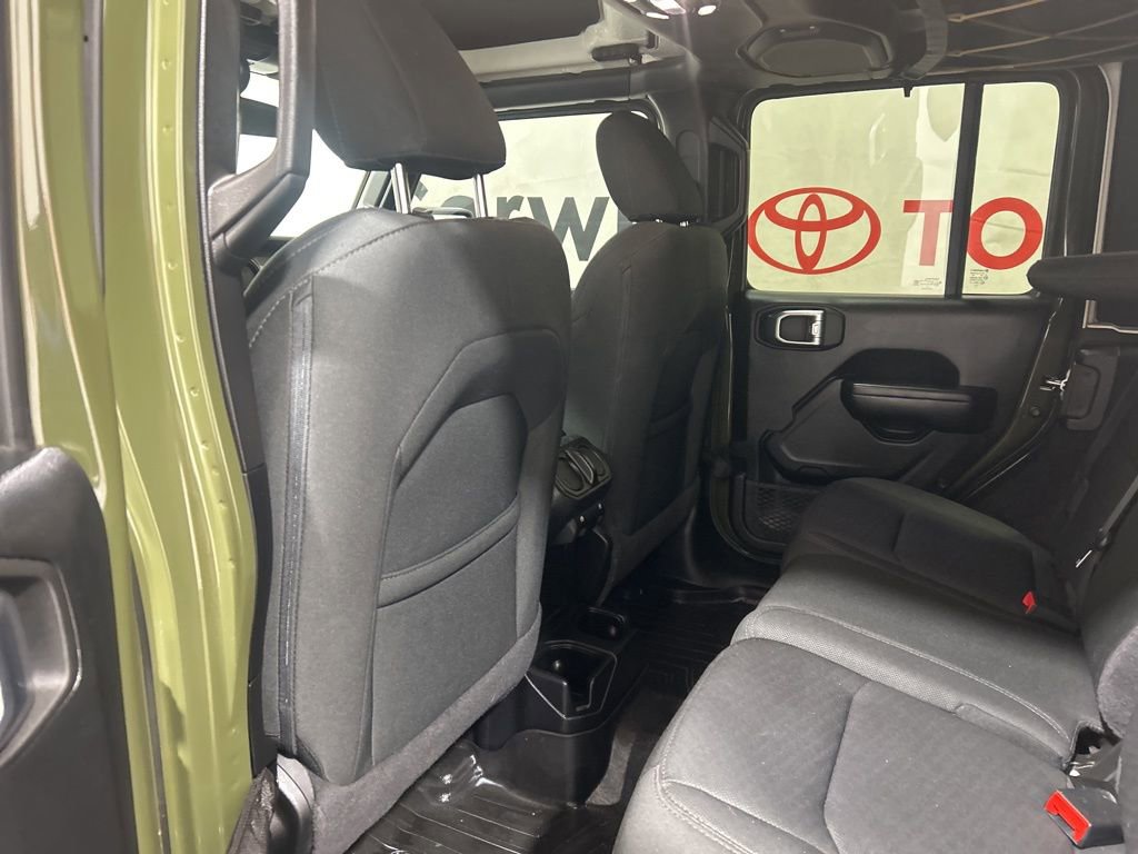 Used 2021 Jeep Wrangler Unlimited Sport image 19